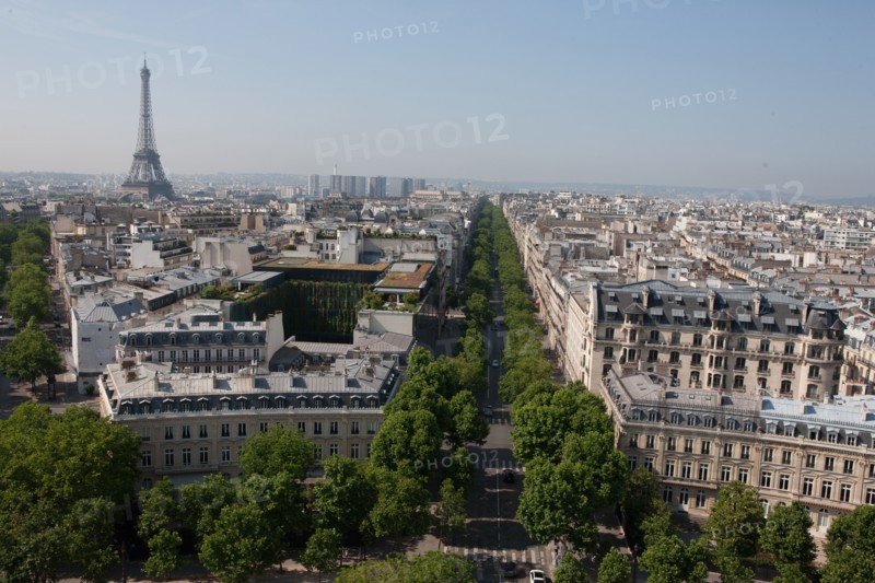 France, Region Ile de France, Paris 8e arrondissement, place Charles de Gaulle, place de l'Etoile, au sommet de l'Arc de Triomphe, panorama