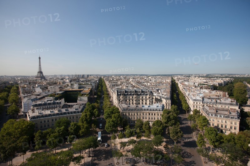 France, Region Ile de France, Paris 8e arrondissement, place Charles de Gaulle, place de l'Etoile, au sommet de l'Arc de Triomphe, panorama,