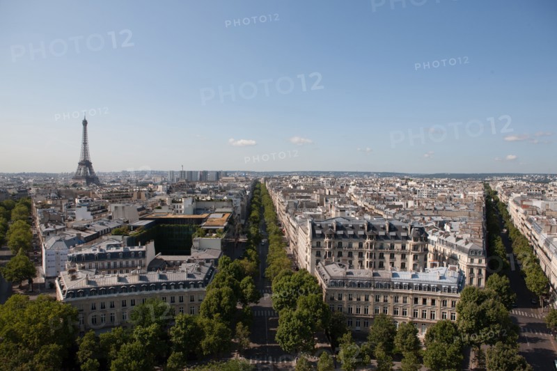 France, Region Ile de France, Paris 8e arrondissement, place Charles de Gaulle, place de l'Etoile, au sommet de l'Arc de Triomphe, panorama,
