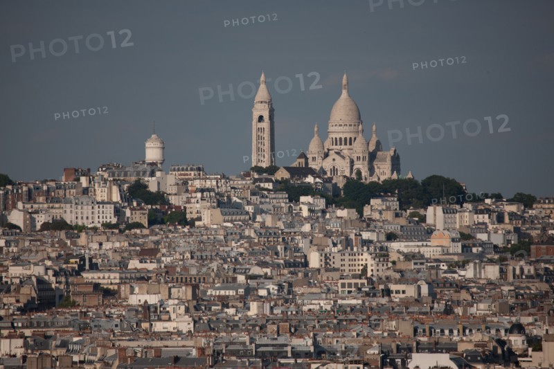 France, Region Ile de France, Paris 8e arrondissement, place Charles de Gaulle, place de l'Etoile, au sommet de l'Arc de Triomphe, panorama,