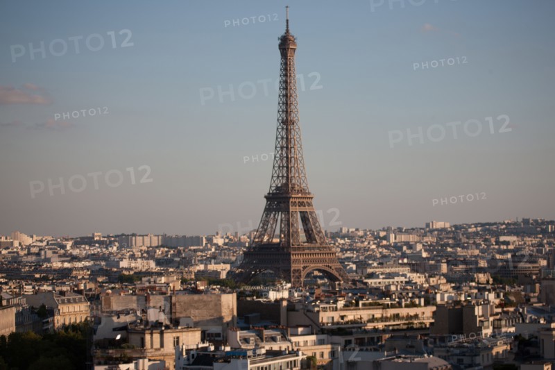 France, Region Ile de France, Paris 8e arrondissement, place Charles de Gaulle, place de l'Etoile, au sommet de l'Arc de Triomphe, panorama,