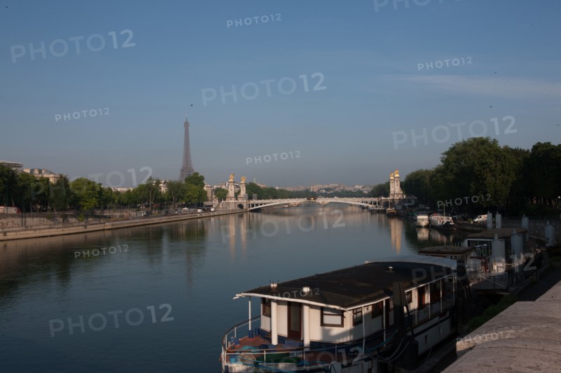 France, Region Ile de France, Paris 7e arrondissement, quai des Tuileries, Pont de la Concorde, la Seine et la Tour Eiffel, Pont Alexandre III,