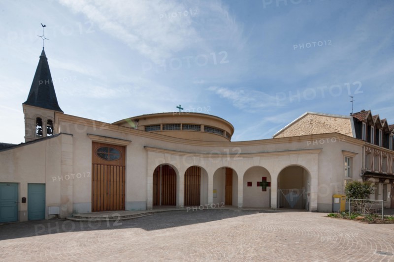 France, Region Ile de France, Hauts de Seine, Vaucresson, eglise Saint-Denys, clocher, religion catholique,