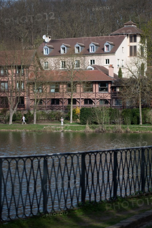 France, Region Ile de France, Hauts de Seine, Ville d'Avray, 53 rue de Versailles, Etangs de Corot, auberge Cabassud, les Paillottes,