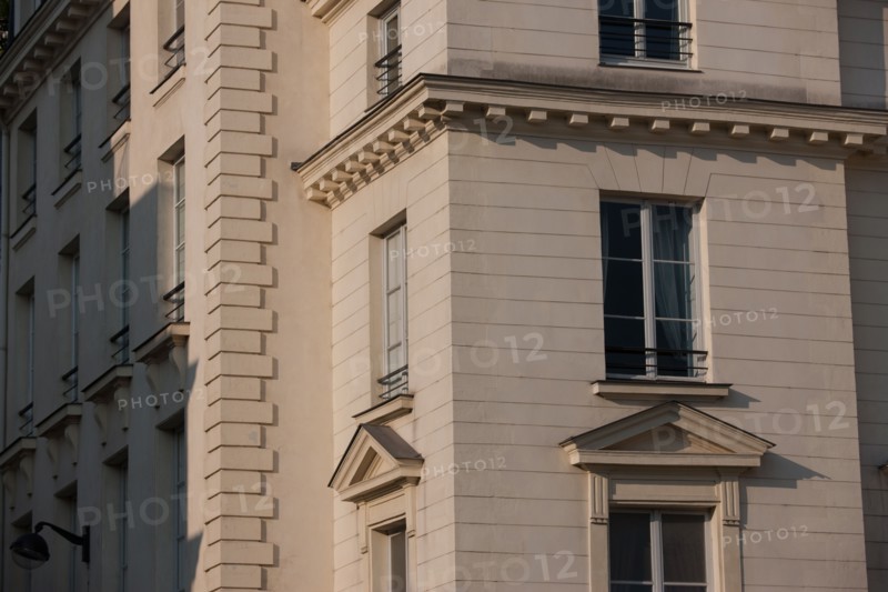France, Region Ile de France, Paris, 7e arrondissement, place du Palais Bourbon, face a l'Assemblee Nationale