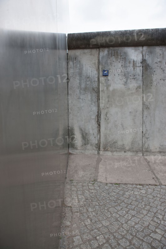 Allemagne (Germany), Berlin, Bernauer Strasse, Mur de Berlin, autour du memorial du mur,