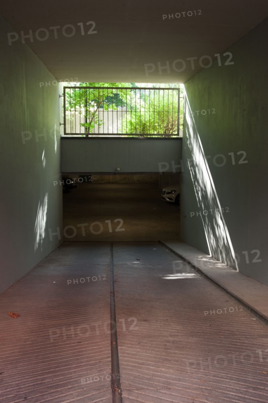 Allemagne (Germany), Berlin, Kreuzberg, entree de parking,
