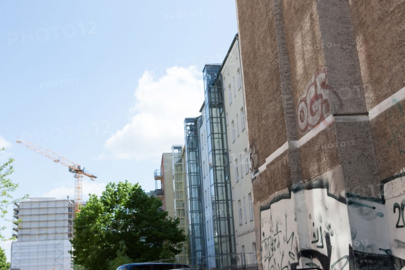 Allemagne (Germany), Berlin, Prenzlauer Berg, immeubles en travaux, Bernauer Strasse,