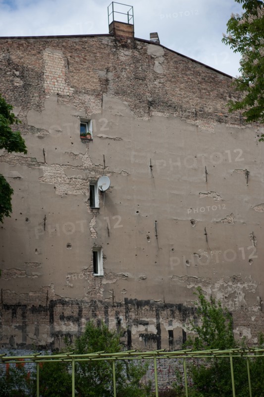 Allemagne (Germany), Berlin, Prenzlauer Berg, pignon d'un immeuble, decrepi, sale, abime,