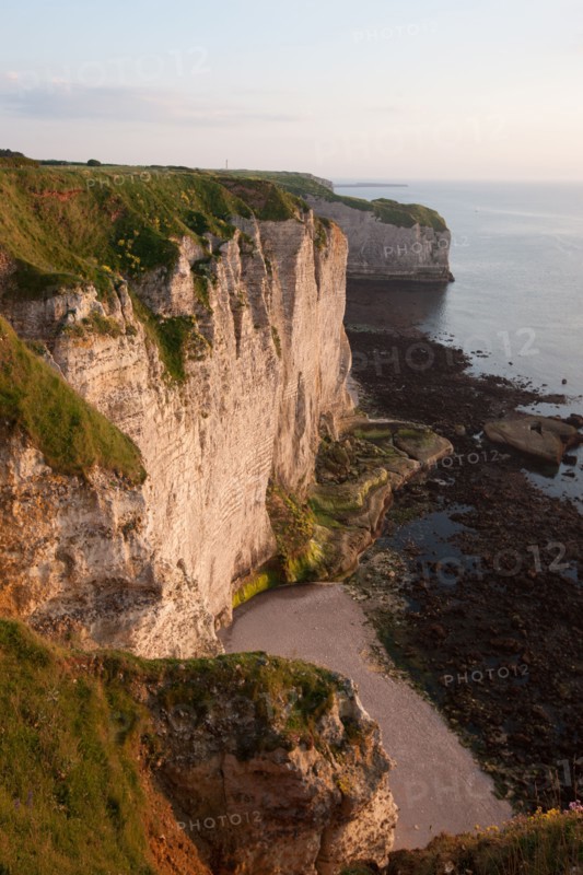 France, region Haute Normandie, Seine Maritime, pays des hautes falaises, Etretat, falaise d'aval,