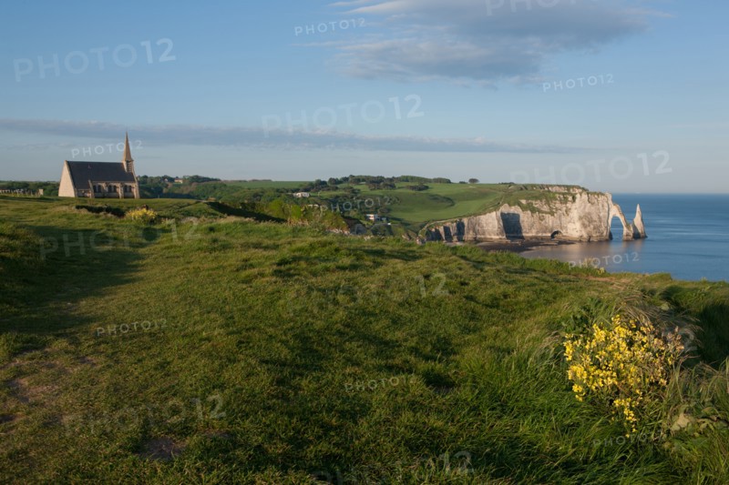France, region Haute Normandie, Seine Maritime, pays des hautes falaises, Etretat, falaise d'aval,