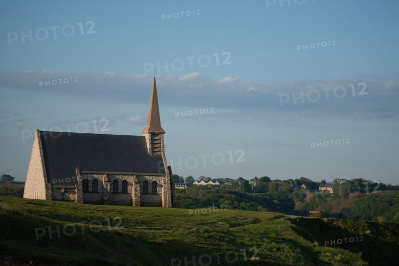 France, region Haute Normandie, Seine Maritime, pays des hautes falaises, Etretat, falaise d'aval,