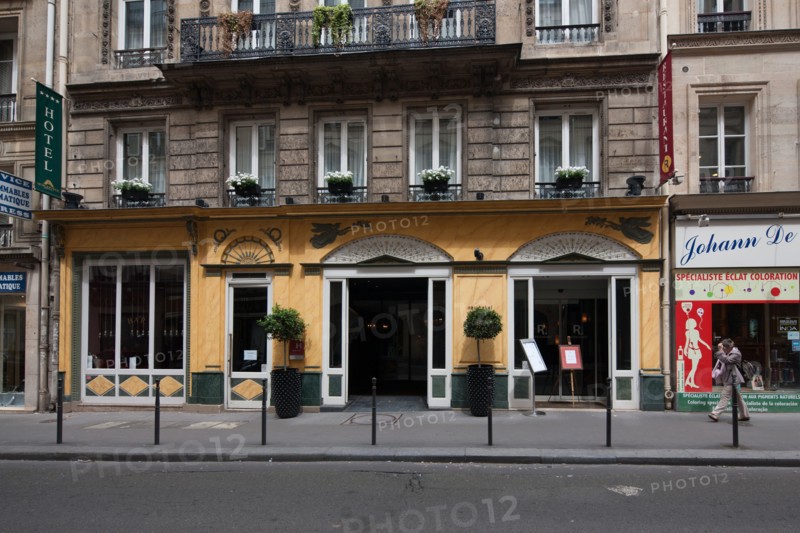 France, Ile de France, Paris, 8e arrondissement, 6 rue Chauveau Lagarde, restaurant, ancienne facade Empire