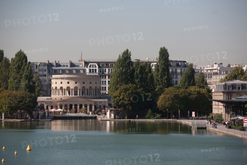 France, Ile de France, Paris, 19e arrondissement, bassin de la Villette, rotonde, architecte Claude-Nicolas Ledoux, pavillon d'octroi, ancienne barriere de Paris, metro Stalingrad, cinema mk2,