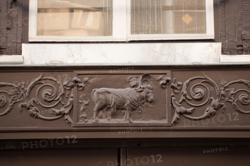 France, Ile de France, Paris 1er arrondissement, 8 rue de Valois, ancienne enseigne de boucherie, boutique,