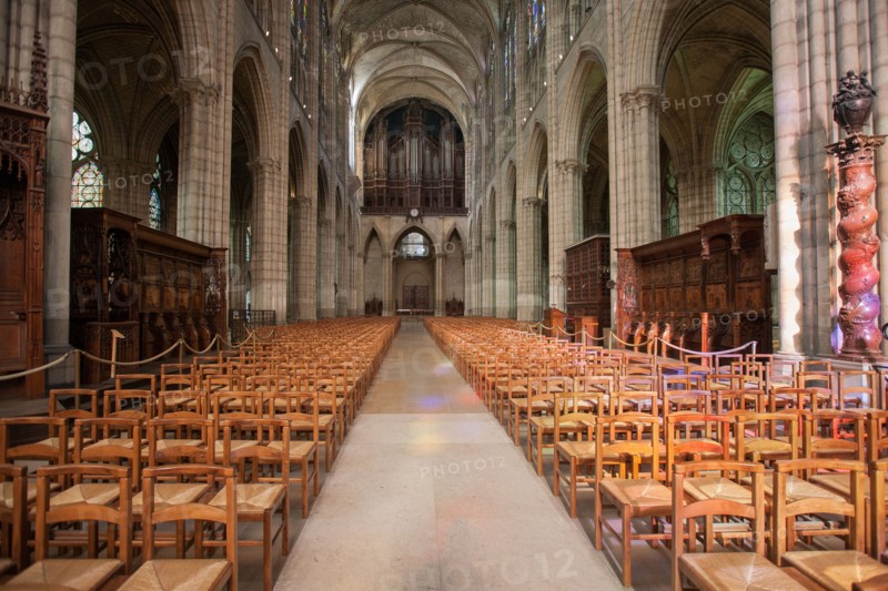 France, Ile de France, Seine Saint Denis, basilique de Saint-Denis, necropole des rois de France, nef, buffet d'orgue et tribune,