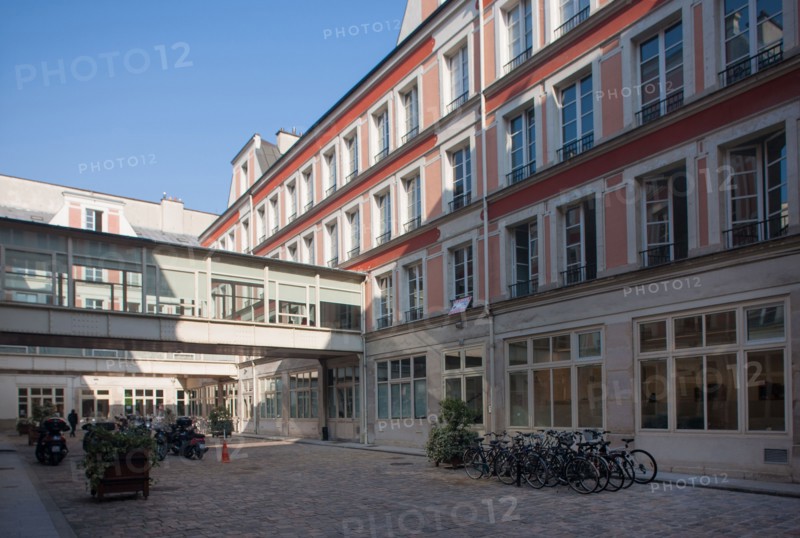 France, Ile de France, Paris 11e arrondissement, 5 rue de Charonne, Cour Saint Joseph, anciens ateliers,