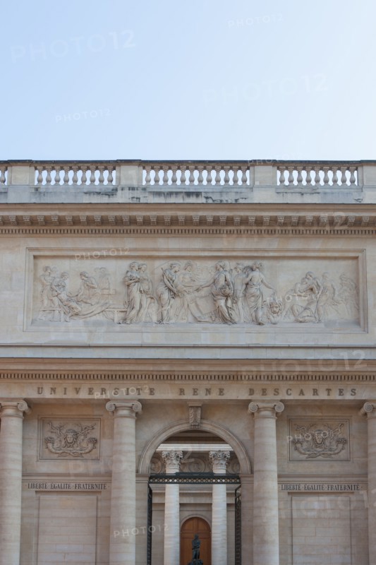 France, Ile de France, Paris 6e arrondissement, rue de l'Ecole de Medecine, faculte Rene Descartes,