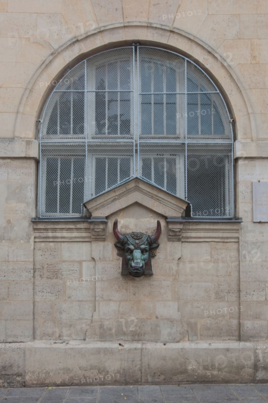 France, Ile de France, Paris, 4e arrondissement, Le Marais, rue des Hospitalieres Saint Gervais, tetes de taureau, ecole maternelle,