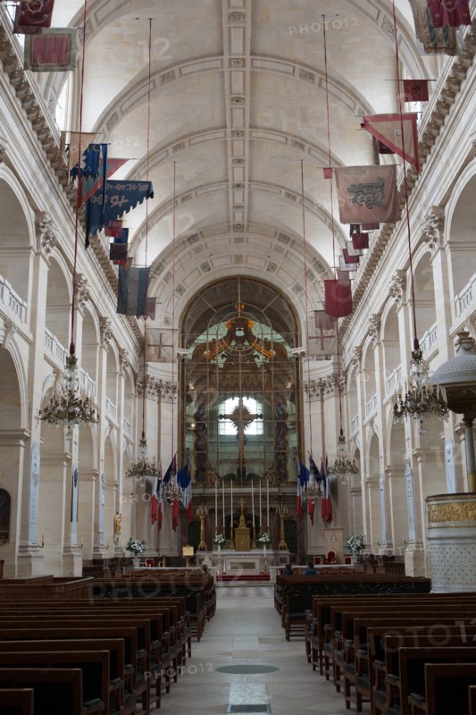 France, Ile de France, Paris 7e arrondissement, cathedrale Saint Louis des Invalides, nef avec drapeaux pris a l'ennemi par les troupes de Napoleon 1er,