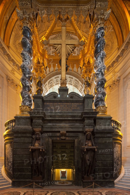 France, Ile de France, Paris 7e arrondissement, Dome des Invalides, tombeau de Napoleon 1er, sepulture, entree de la crypte,