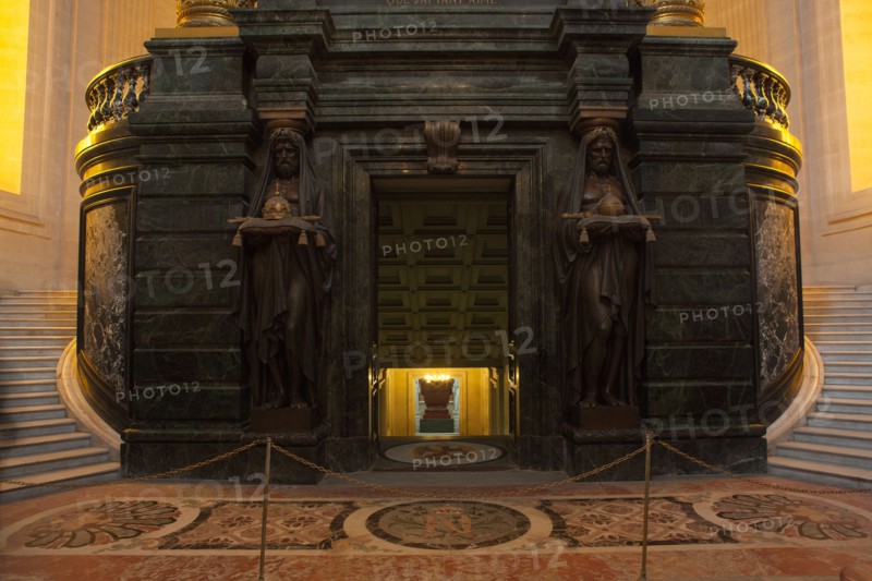 France, Ile de France, Paris 7e arrondissement, Dome des Invalides, tombeau de Napoleon 1er, sepulture, entree de la crypte,