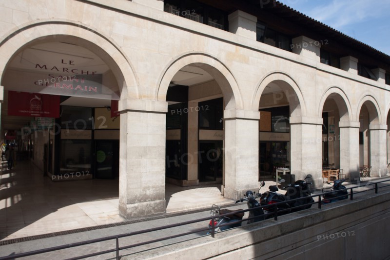 France, Ile de France, Paris 6e arrondissement, marche Saint-Germain, arcades, commerce, architecte Jean Blondel,