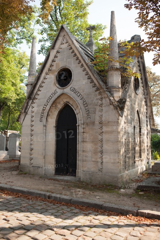 France, Ile de France, Paris 20e arrondissement, cimetiere du Pere Lachaise, sepulture, 43e division, chapelle funeraire du banquier Jean-Louis Greffulhe et de sa famille, architecte alexandre Theodore Brongniart, style neo gothique, premiere chapelle funeraire du Pere-Lachaise