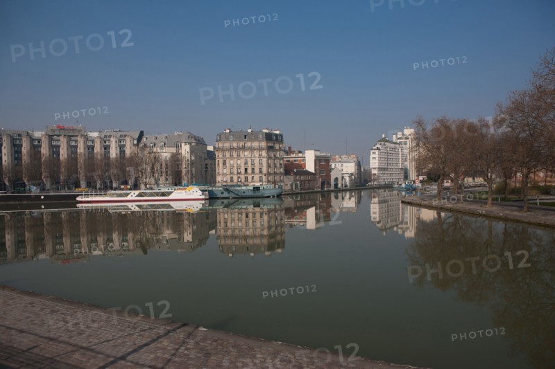 France, Ile de France, Paris 19e arrondissement, rond point des canaux, canal de l'Ourcq, La Villette,