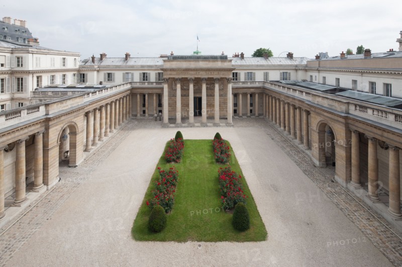 France, Ile de France, Paris 7e arrondissement, Hotel de Salm, rue de Lille, Grande Chancellerie de la Legion d'Honneur, Palais de la Legion d'Honneur, Musee, architecte Pierre Rousseau, colonnade, cour d'honneur