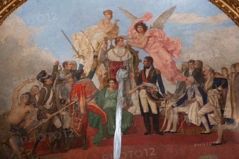 France, Ile de France, Paris 7e arrondissement, Hotel de Salm, rue de Lille, Grande Chancellerie de la Legion d'Honneur, Palais de la Legion d'Honneur, Musee, architecte Pierre Rousseau, plafond du salon de la Rotonde peint par Theodore Maillot entre 1874 et 1877, representant l'empereur Napoleon 1er avec les grands personnages civils et militaires de l'Empire.