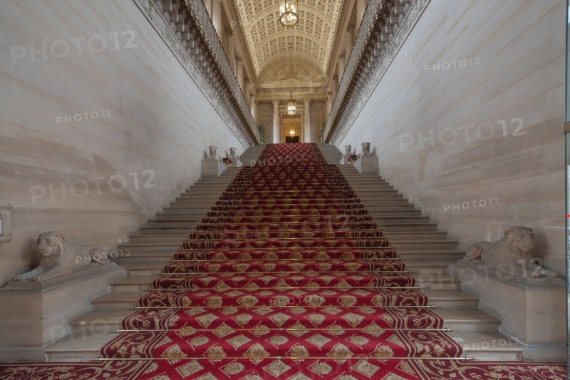 France, Ile de France, Paris 6e arrondissement, Palais du Luxembourg, Senat, grand escalier d'honneur, Napoleon 1er, lionnes et decors premier empire,