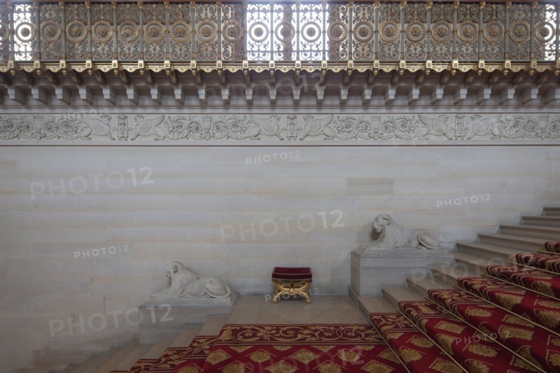 France, Ile de France, Paris 6e arrondissement, Palais du Luxembourg, Senat, grand escalier d'honneur, Napoleon 1er, lionnes et decors premier empire,