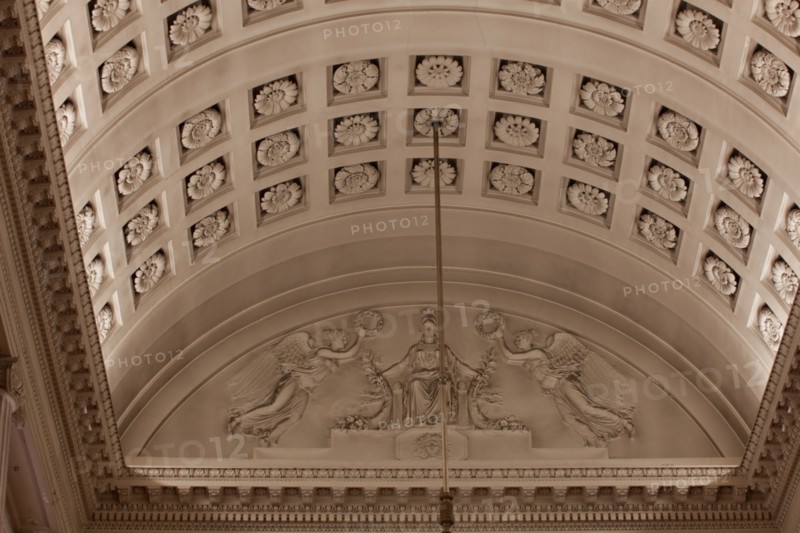 France, Ile de France, Paris 6e arrondissement, Palais du Luxembourg, Senat, plafond du grand escalier d'honneur, Napoleon 1er, plafond a caissons, detail,
