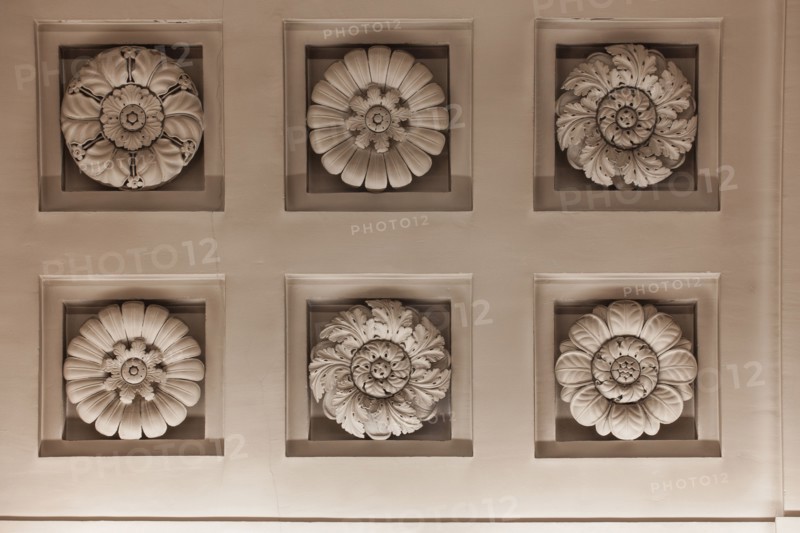 France, Ile de France, Paris 6e arrondissement, Palais du Luxembourg, Senat, plafond du grand escalier d'honneur, Napoleon 1er, plafond a caissons, detail,