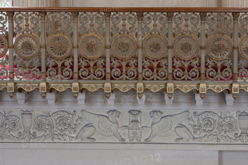 France, Ile de France, Paris 6e arrondissement, Palais du Luxembourg, Senat, grand escalier d'honneur, Napoleon 1er, lionnes et decors premier empire,
