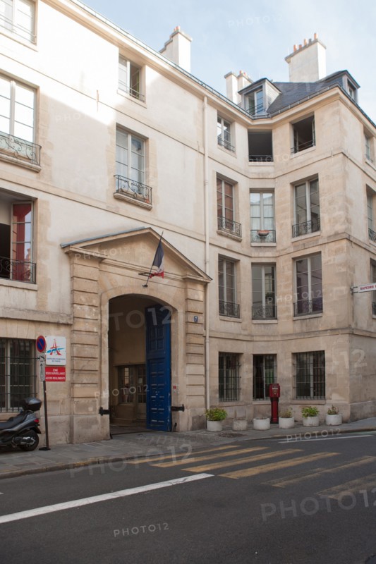 France, Ile de France, Paris 4e arrondissement, Le Marais, 7 rue de Sevigne, caserne des pompiers, Hotel Bouthillier de Chavigny, hotel particulier,