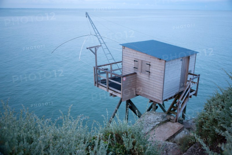 France, région Pays de la Loire, Loire Atlantique, Pornic, corniche, cabane de pêche, carrelet,