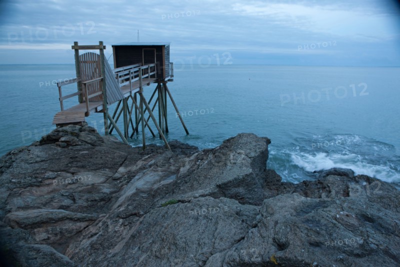 France, région Pays de la Loire, Loire Atlantique, Pornic, corniche, cabane de pêche, carrelet,