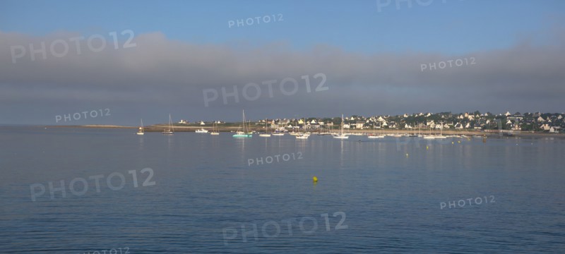 France, région Bretagne, Brittany, Finistère, Cap Sizun, Audierne, port, face à Plouhinec,