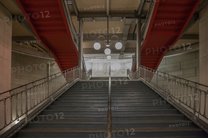 France, Région Ile de France, Paris 4e arrondissement, Station de métro Cité, escalier