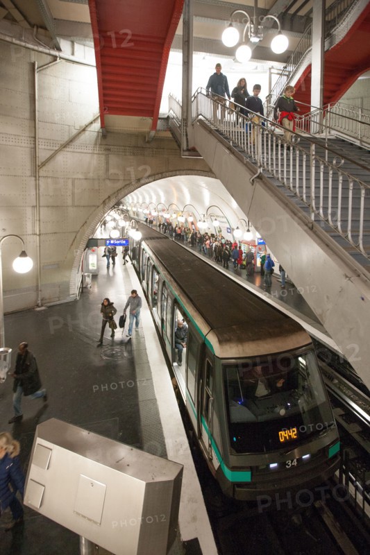 France, Région Ile de France, Paris 4e arrondissement, Station de métro Cité, escalier