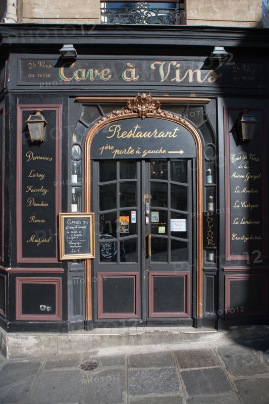 France, Région Ile de France, Paris 6e arrondissement, Rue Racine, cave à vin,