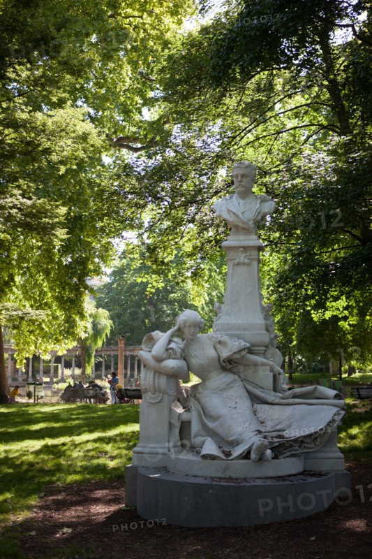 France, Région Ile de France, Paris 8e arrondissement, Parc Monceau, statue de Guy de Maupassant