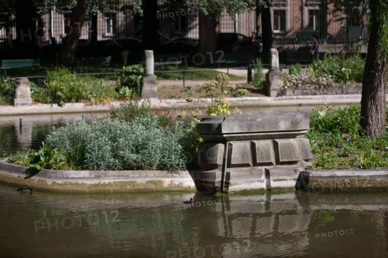 France, Région Ile de France, Paris 8e arrondissement, Parc Monceau, bassin de la Naumachie,