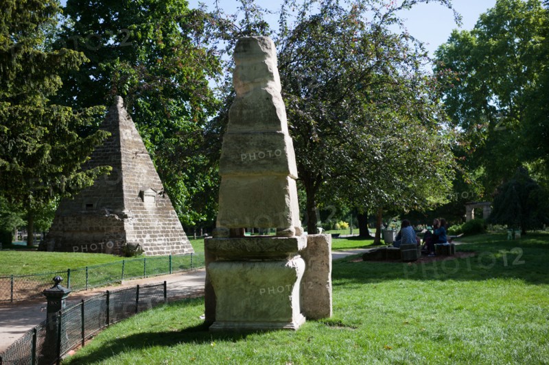 France, Région Ile de France, Paris 8e arrondissement, Parc Monceau, pyramide, fabrique, égyptomanie,