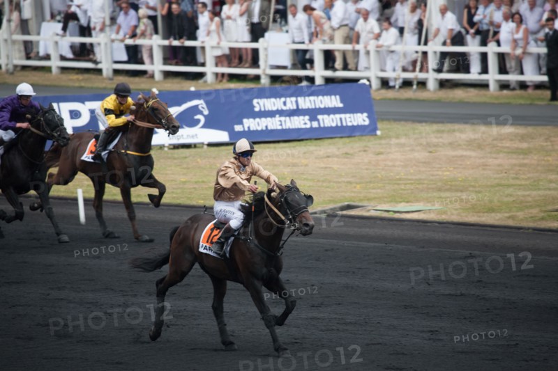 France, Région Ile de France, Val de Marne, hippodrome de Vincennes, Prix du Président de la République, Camille Levesque, trot monté,