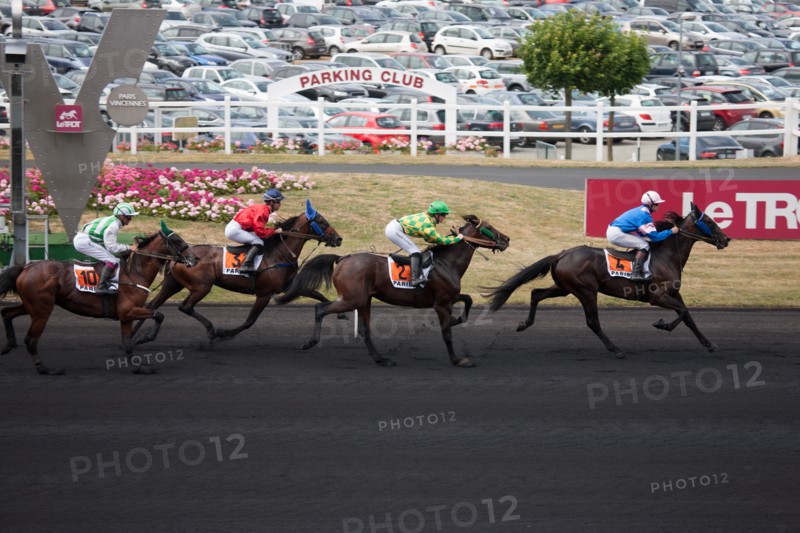 France, Région Ile de France, Val de Marne, hippodrome de Vincennes, Prix du Président de la République, Camille Levesque, trot monté,