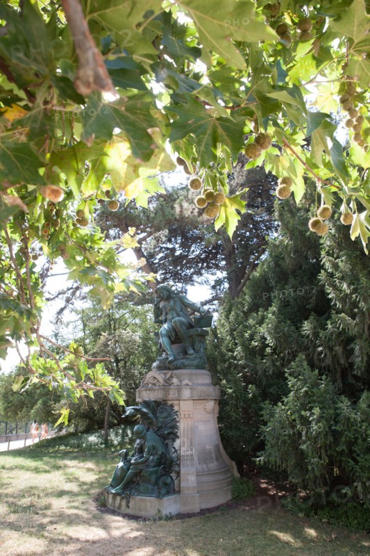 Jardin Des Plantes, Monument à Bernardin de Saint-Pierre