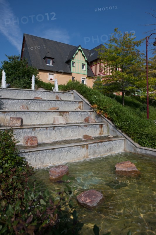 Saint Arnoult, Centre Bourg